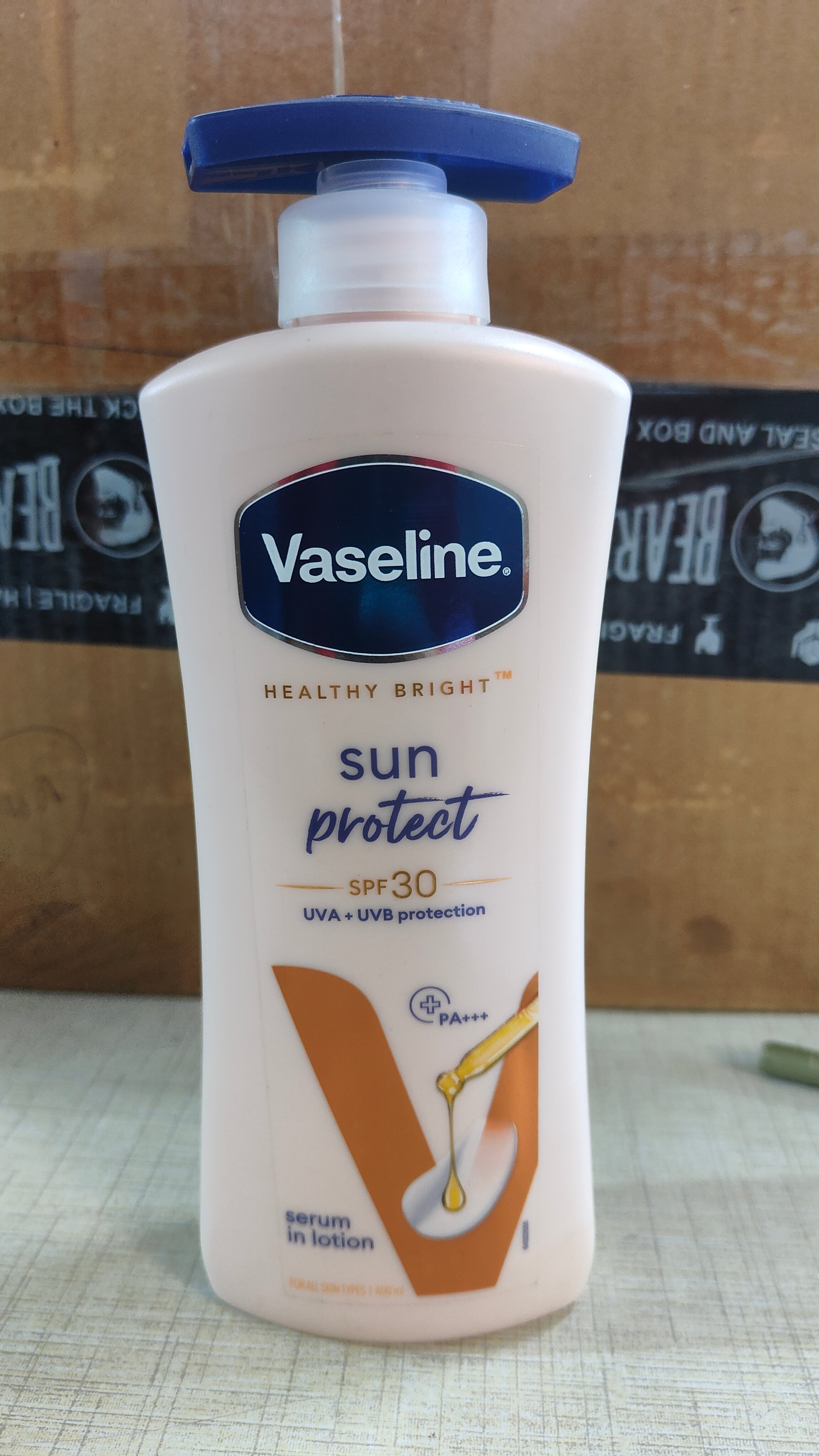 VASELINE HEALTHY BRIGHT SUN PROTECTION BODY LOTION