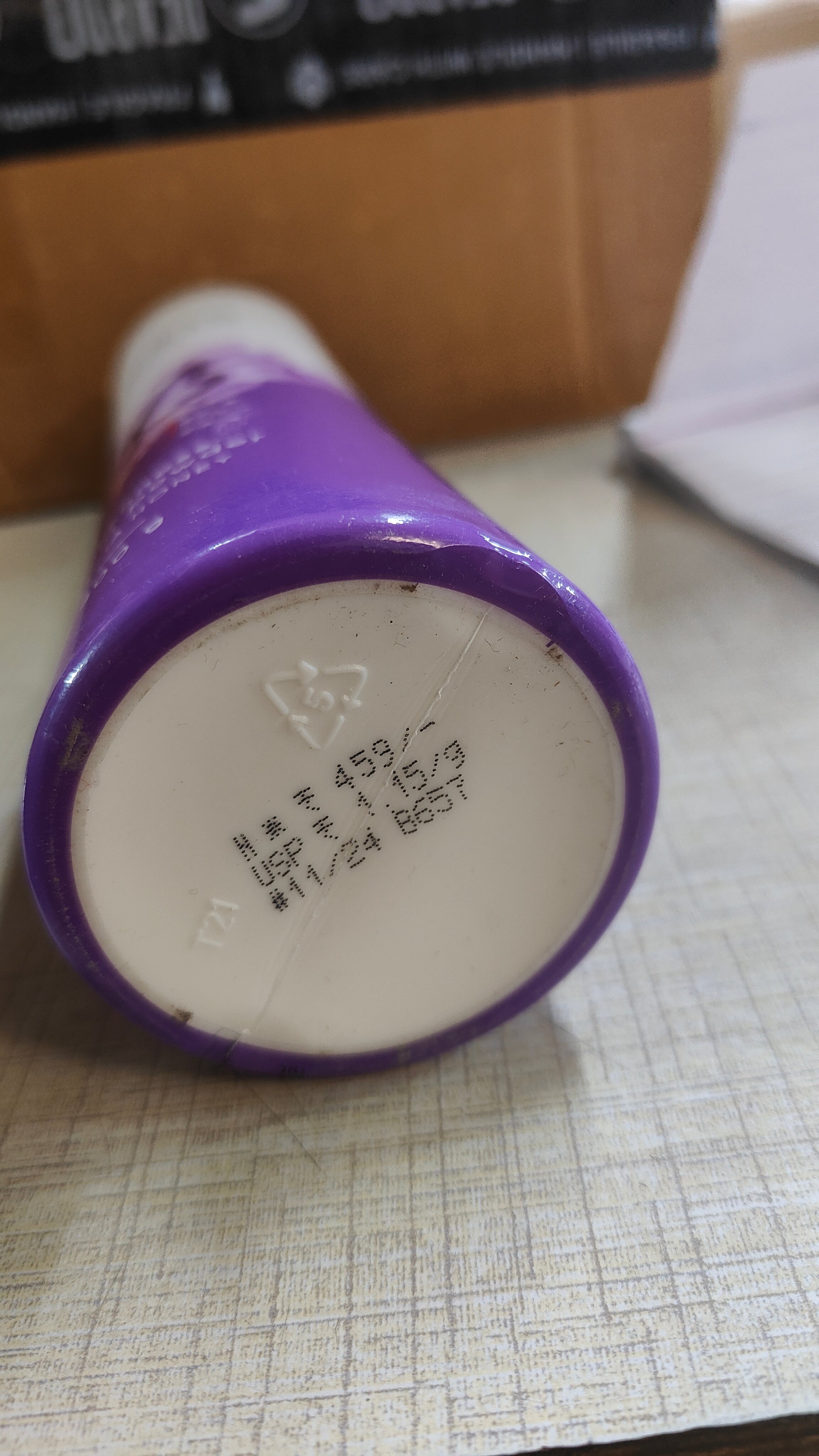 POND'S Magic Freshness Talcum Powder